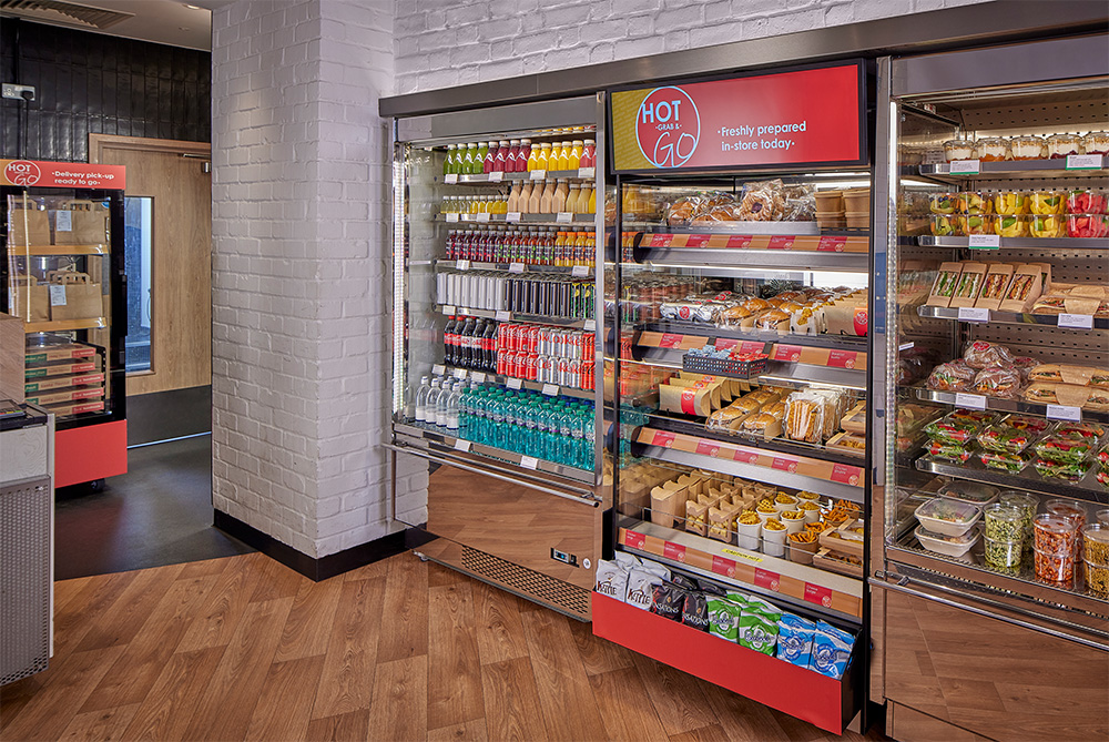 Industry-leading Flexeserve Hub and Flexeserve Zone units in a grab and go foodservice outlet
