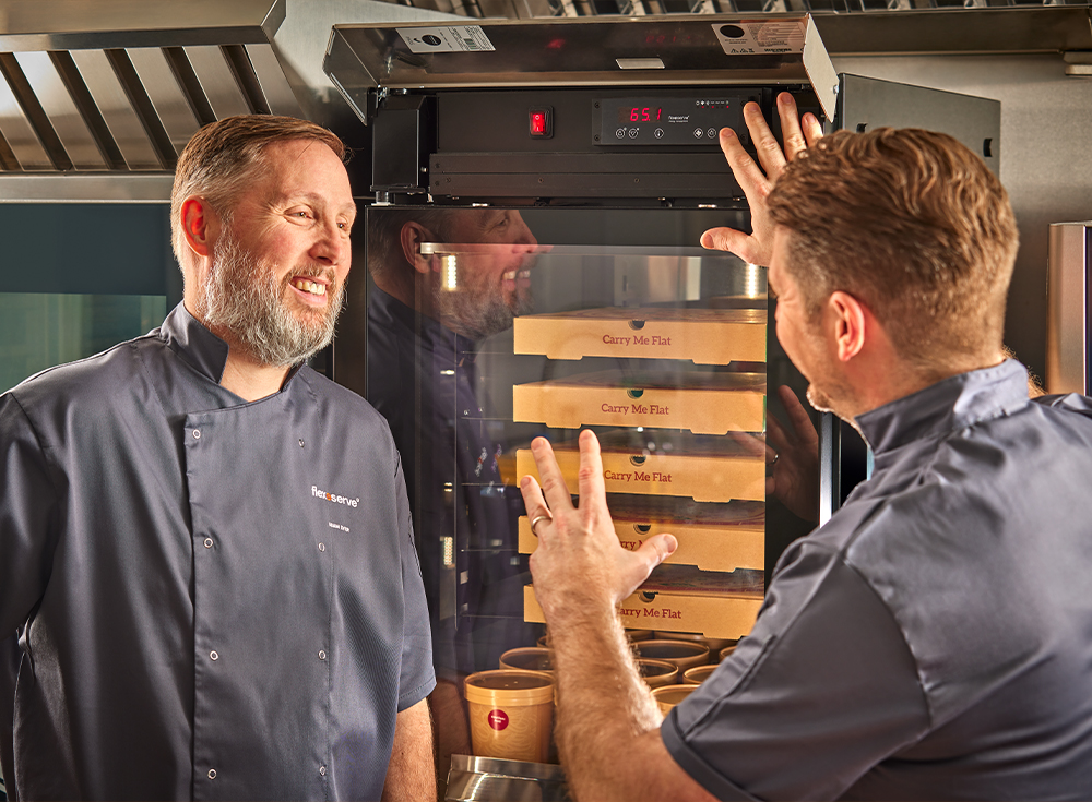 Adam Dyer, Director of Culinary at Flexeserve Inc. discusses the importance of packaging for for food-to-go hot-holding with Billy Eatenton, Head of Culinary at Flexeserve's UK HQ