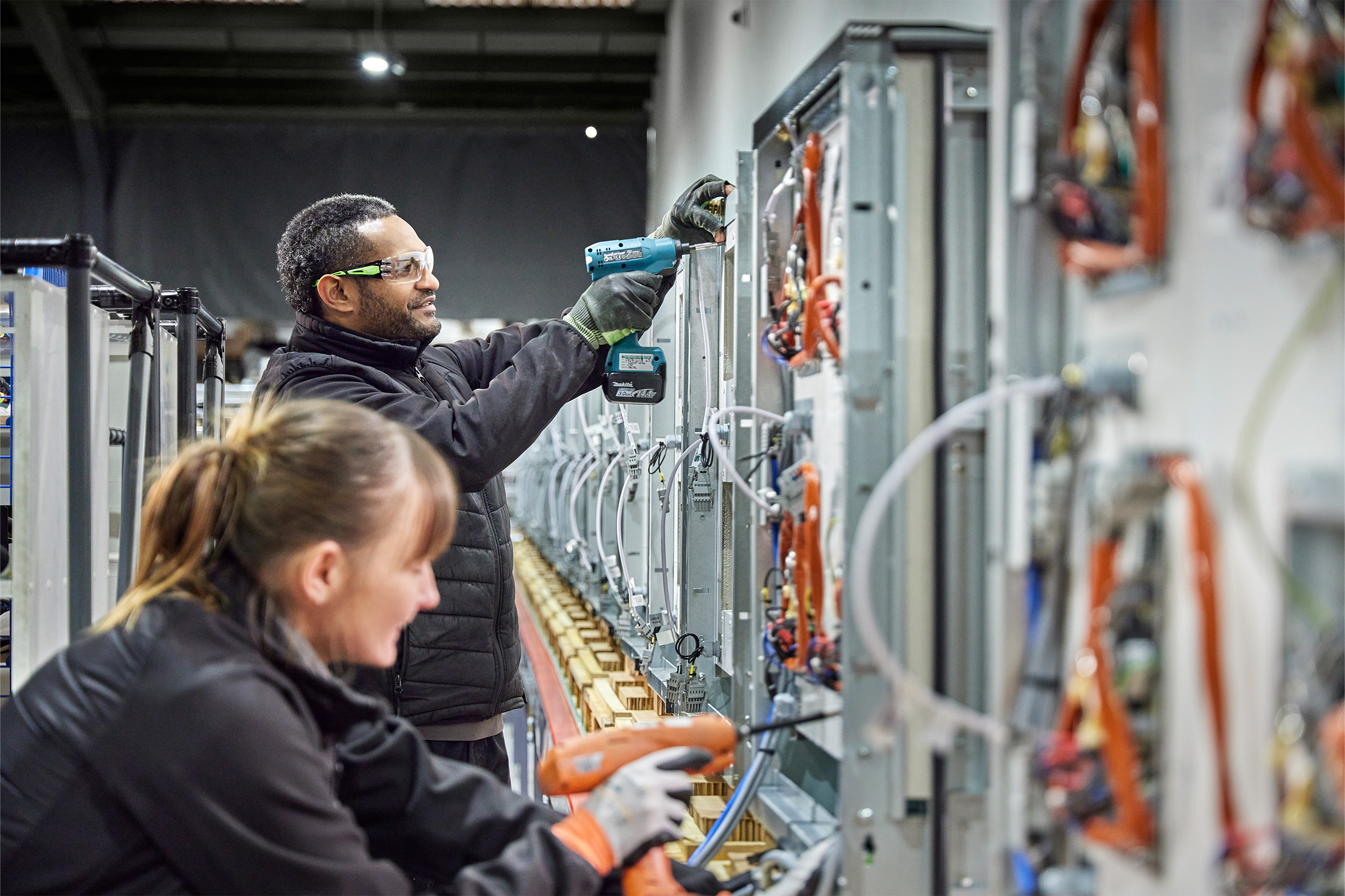 Flexeserve Partners assembling hot-holding units