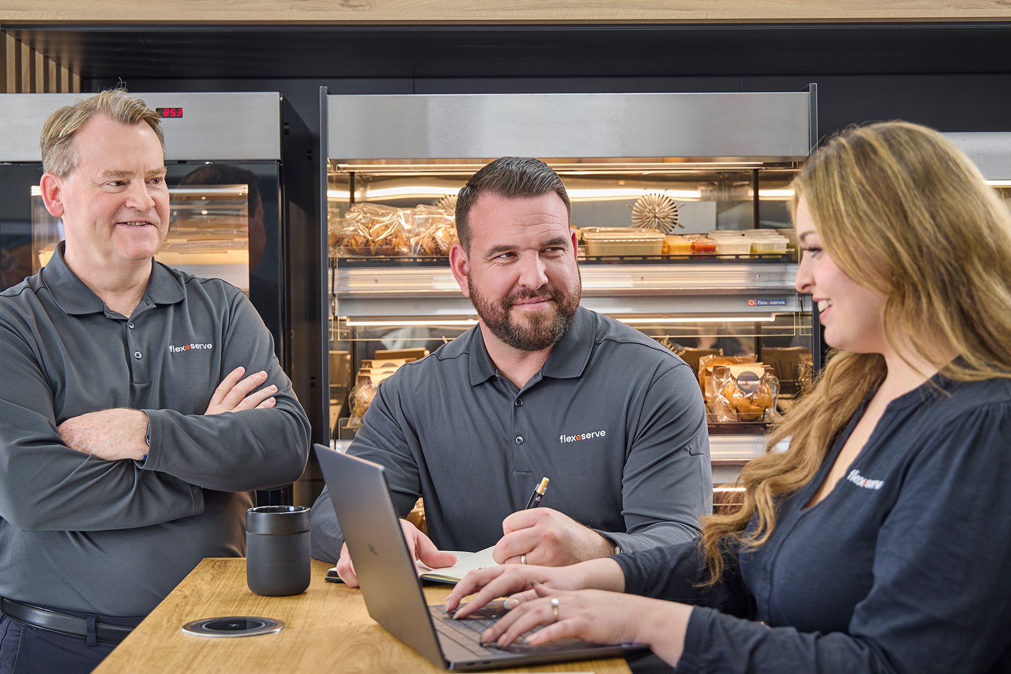 Los expertos en comida para llevar de Flexeserve siempre están buscando formas de mejorar la experiencia del cliente y transformar los programas de comida lista para llevar como parte de Flexeserve Solution
